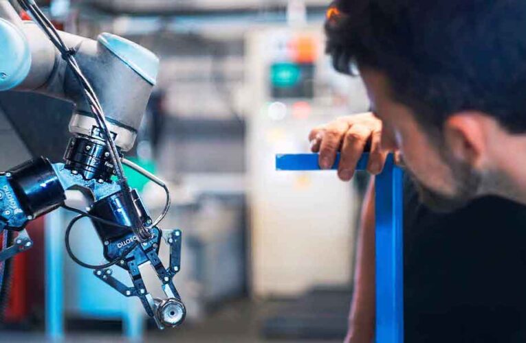 Robots de la industria 4.0 maximizan la capacidad de carga de las mujeres