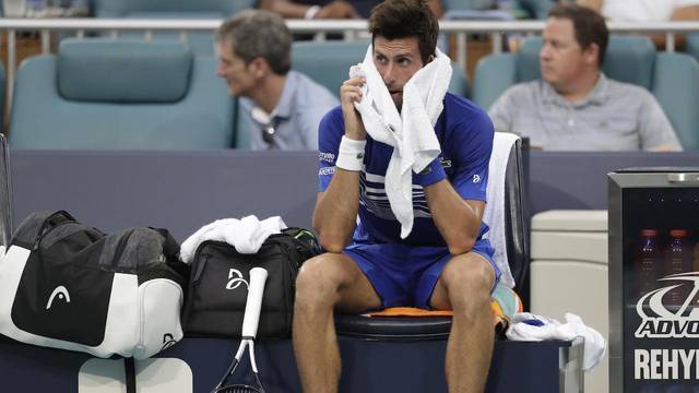 Australia deporta a Novak Djokovic por antivacunas