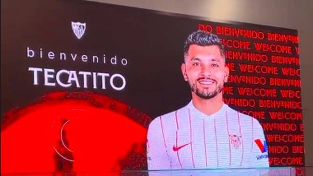 Tecatito Corona ya es jugador del Sevilla FC; utilizará el número 9
