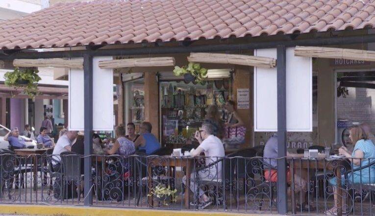 Regidor propone “Banquetas Dignas” liberando estos espacios públicos.