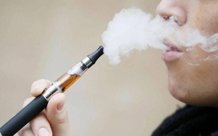 ¿Por qué prohibieron la venta de vapeadores y cigarros electrónicos en México?