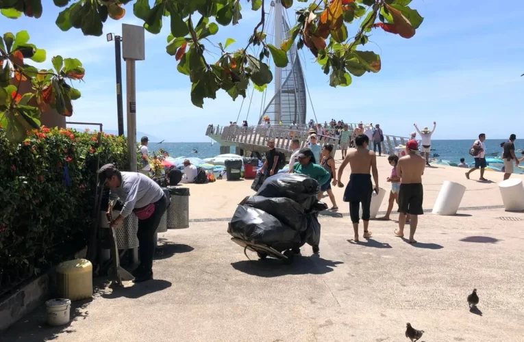 Piden no dar dinero a indigentes en Puerto Vallarta.