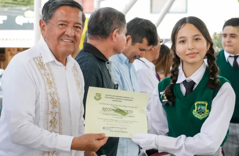 Entregarán apoyos de ‘Estudiantes de 10’ en Vallarta.